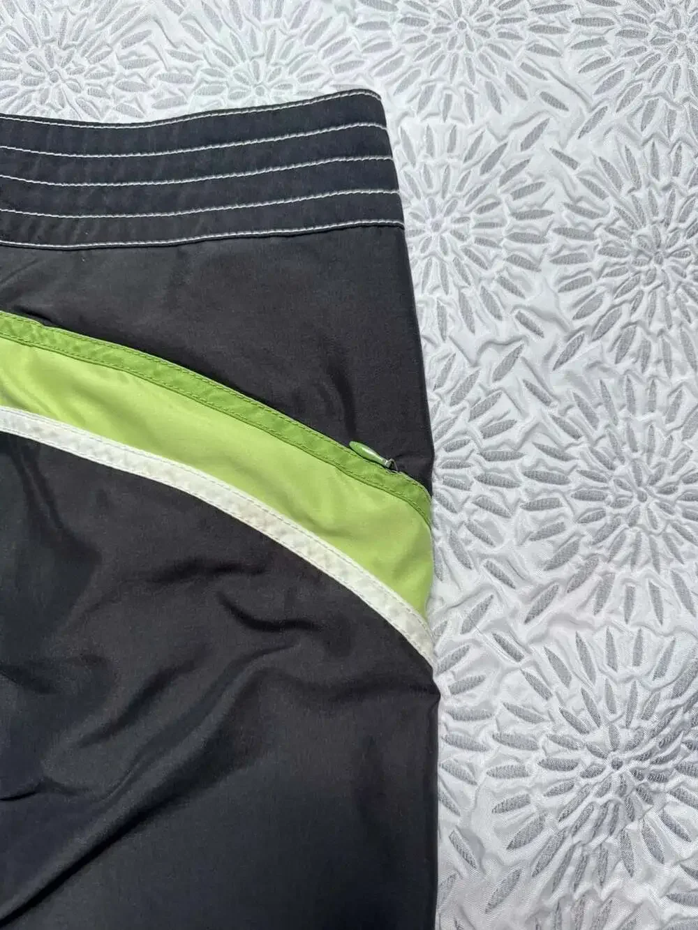 Speedo Men's Board Shorts Swim Trunks Black with Green Accent